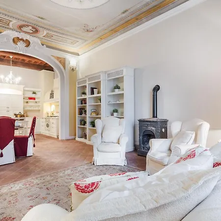 Apartamento Casa Daniela, Beyond The Extraordinary Romantic Quiet Spacious Next To Guinigi Tower