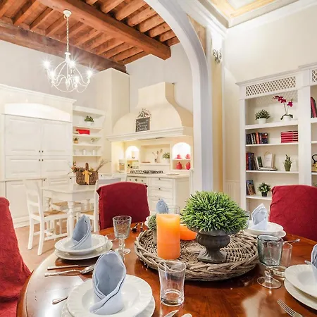 Casa Daniela, Beyond The Extraordinary Romantic Quiet Spacious Next To Guinigi Tower דירה